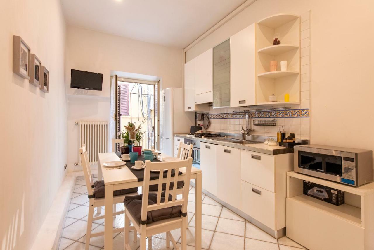 Apartment Bluenine Rom